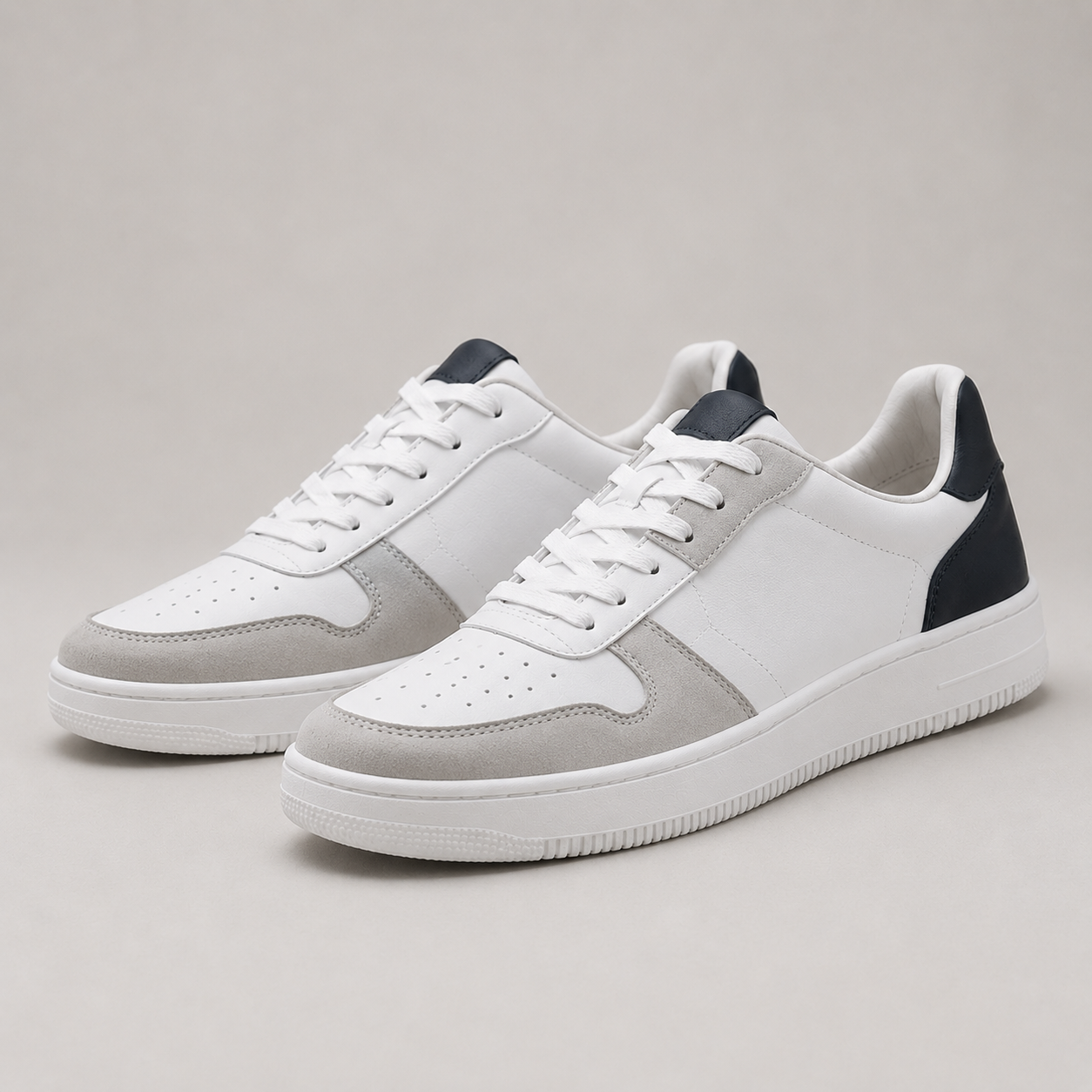 Nova Step Sneakers