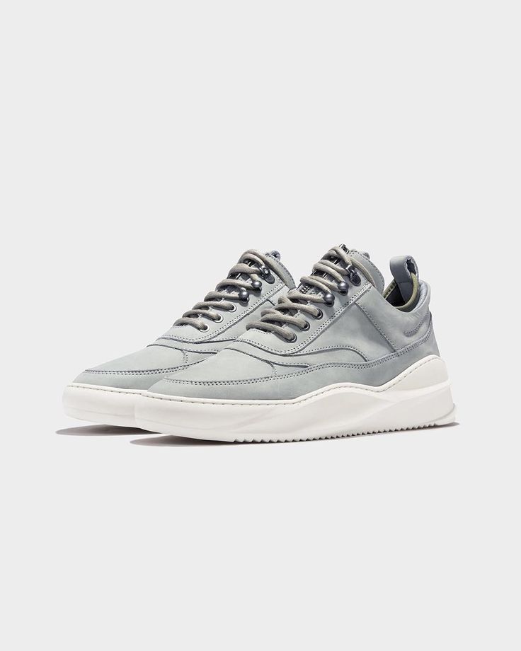 Street Flow Sneakers
